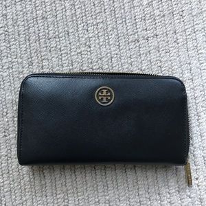 Tory Burch Robinson Zip Wallet